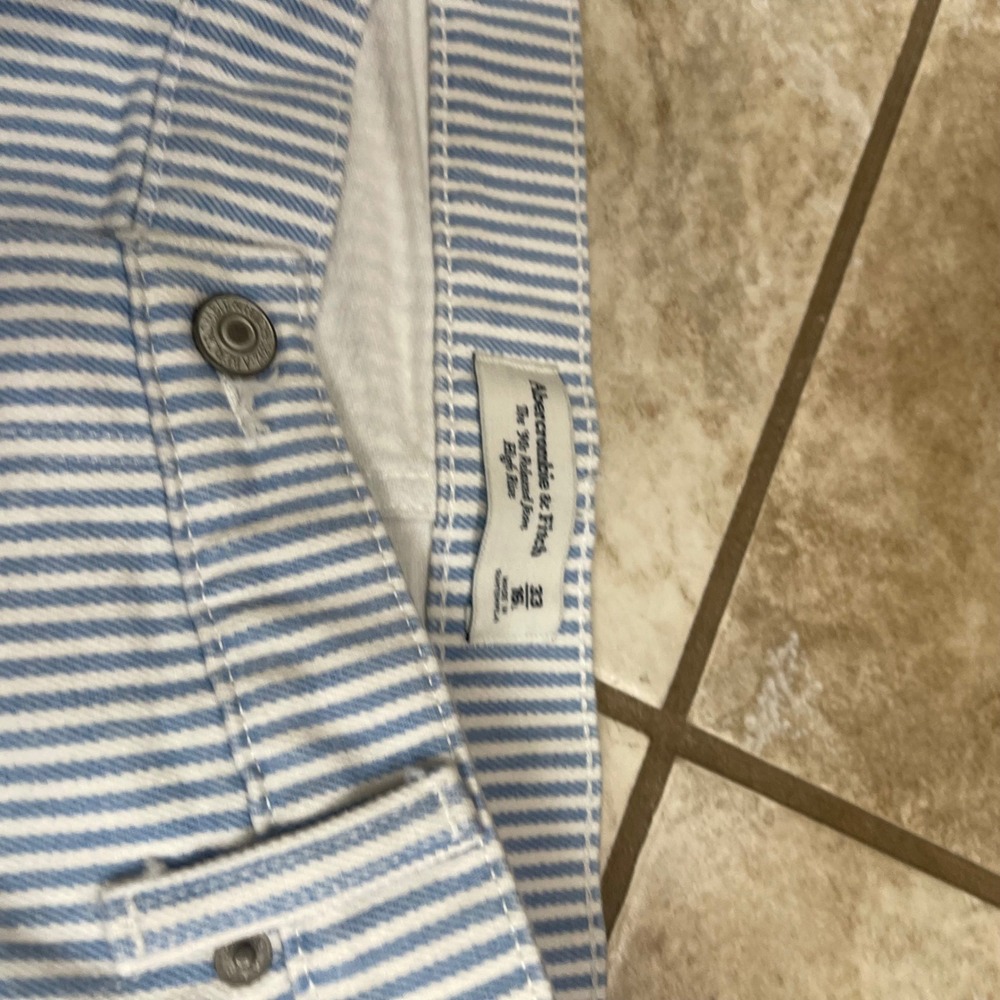 Abercrombie & Fitch 90s Relaxed High Rise Hickory Stripe Jeans Blue White 16LONG - Picture 5 of 13